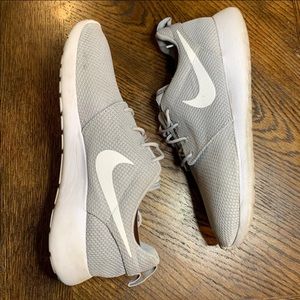 Men’s Nike Roshe Sneaker 'Bone Gray'